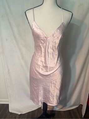 🌸 Victoria’s Secret Blush Pink Satin Slip Dress 🌸